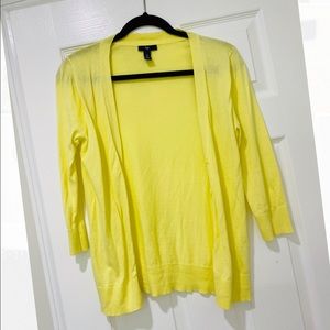 THE GAP // Yellow button down cardigan 💛
